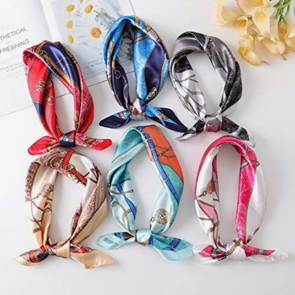 Royal Blue Satin Square - Picture 4 of 4